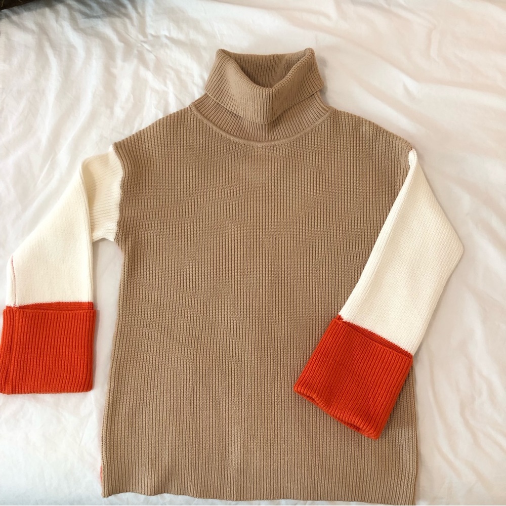 Cotton blend Color Block Turtleneck Sweater- M